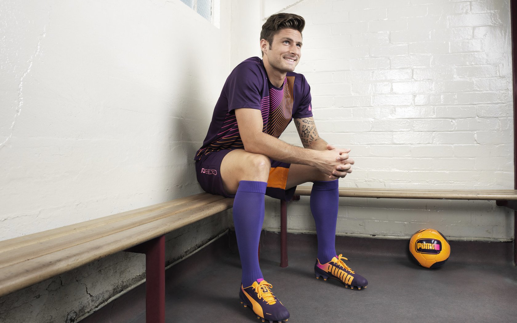 法甲赛季中球员体能衰减及其恢复干预效果研究，法甲球员晕倒